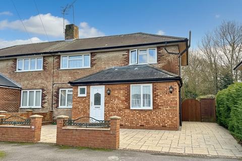 3 bed property, in Shenleybury, £600,000