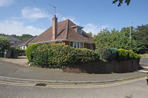3 bed property, in Park Lane, £400,000