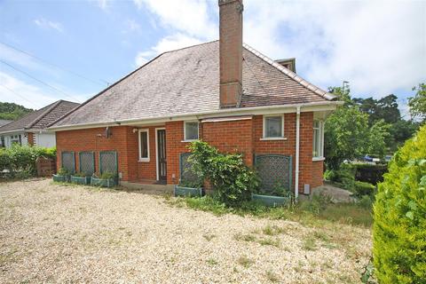3 bed property, in Park Lane, £400,000