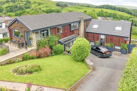 6 bed property, in Anderton Close, £850,000
