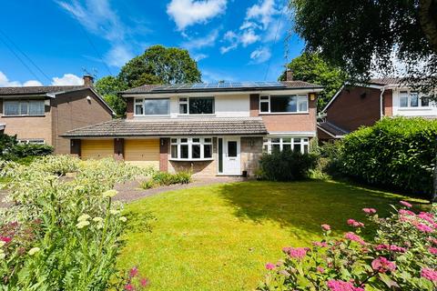 4 bed property, in Parkwood Close, £775,000