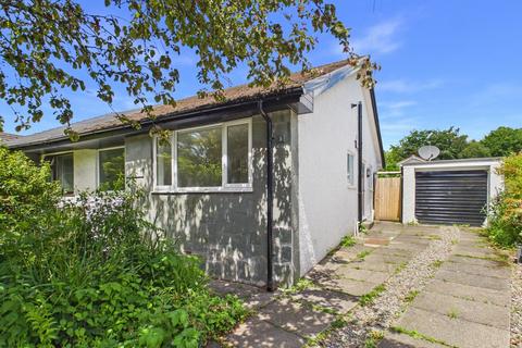 2 bed property, in 3 Oaks Field, £415,000