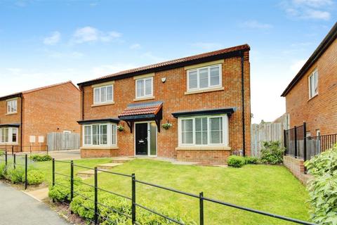 5 bed property, in Maiden View, £600,000