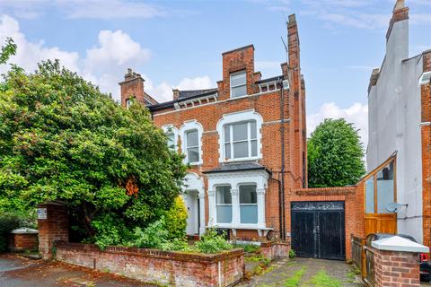 5 bed property, in Winchester Place, £1,995,000