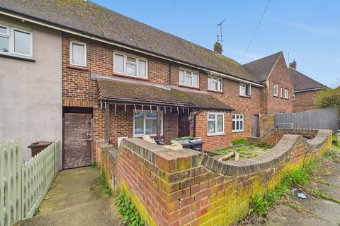 4 bed property, in Taunton Vale, £375,000