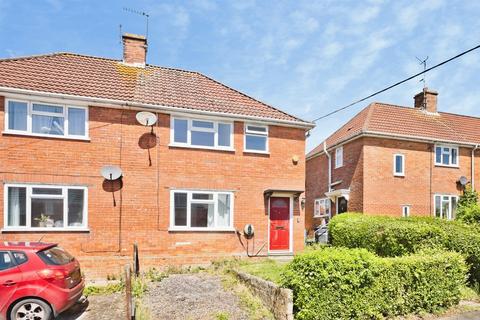 3 bed property, in Fielding Road, £190,000