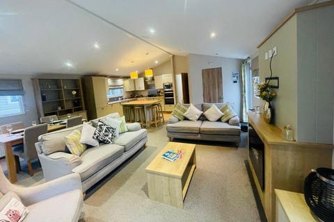 3 bed property, in Carlton IP17, £97,995