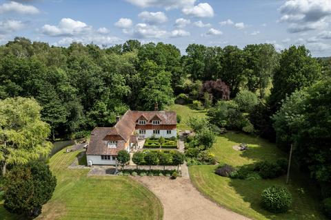 3 bed property, in Pickhurst Road, £1,675,000