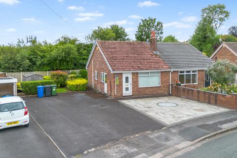 2 bed property, in Yarmouth Road, £229,950