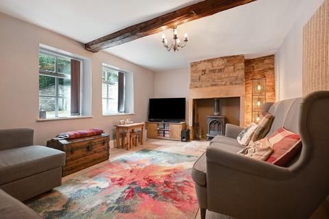 5 bed property, in Bradford BD2, £499,975