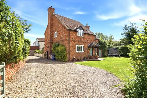 4 bed property, in Gateforth Lane, £495,000