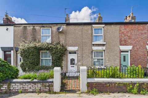 2 bed property, in Liverpool Road, £175,000