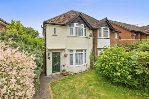 3 bed property, in Kingsmead Road, £425,000
