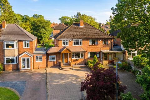 3 bed property, in Peterbrook Road, £400,000