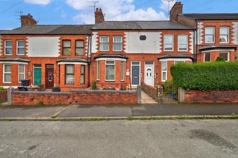 2 bed property, in Dee Road, £155,000