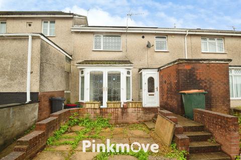 3 bed property, in Cornbrook Road, £125,000