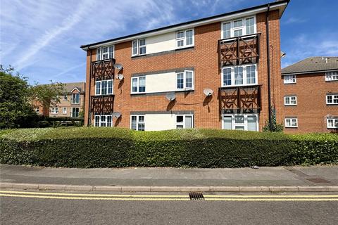 1 bed property, in Dudley Close, £180,000