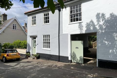 5 bed property, in The Rookery, £499,000