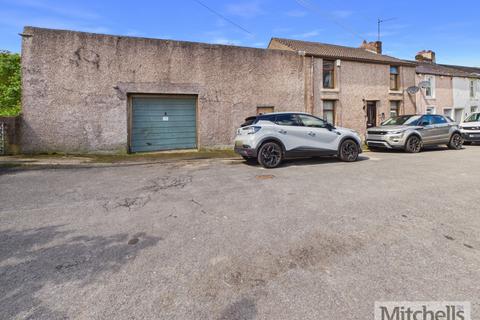 3 bed property, in 10 Dyke Nook, £96,000