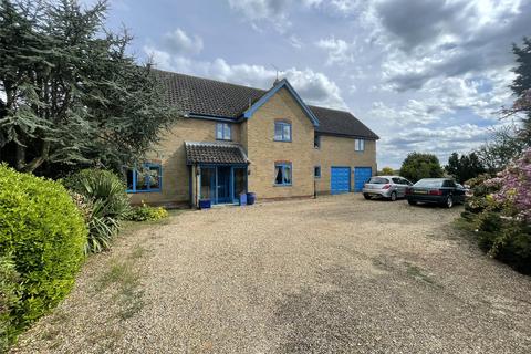5 bed property, in Yaxley Road, £699,950