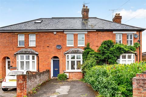 2 bed property, in St. Marks Road, £475,000