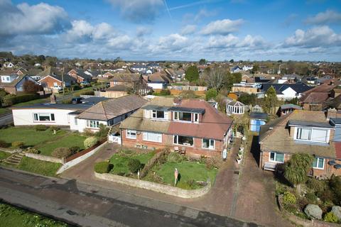 2 bed property, in Old Dover Road, £340,000