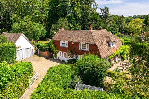 4 bed property, in Green Acres, £1,150,000