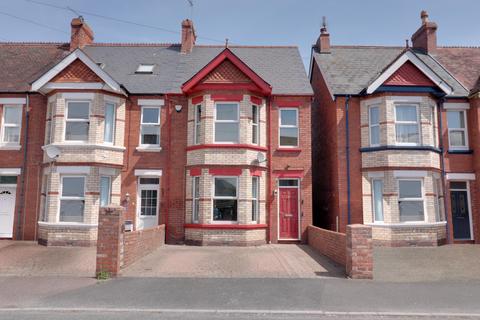 3 bed property, in Lyndhurst Road, £400,000