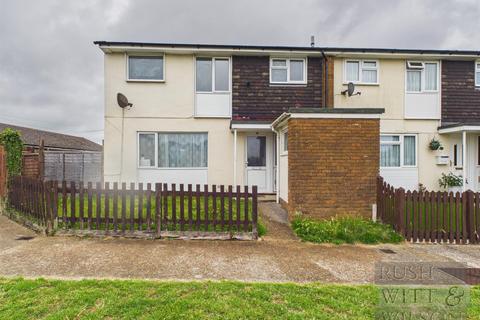 3 bed property, in Bristol Road, £260,000