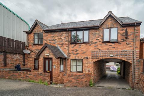 1 bed property, in Whincup Close, £115,000