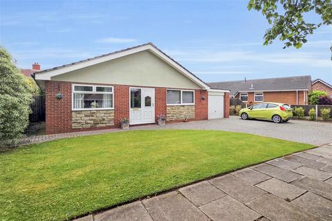 2 bed property, in Plover Avenue, £380,000