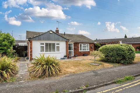 2 bed property, in Saffron Close, £450,000