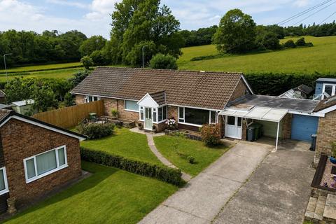 3 bed property, in Parc-Y-Felin, £450,000