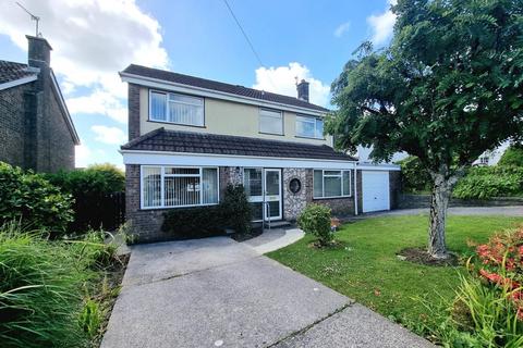 4 bed property, in Turberville Crescent, £410,000