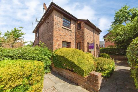1 bed property, in Hoole Lane, £115,000