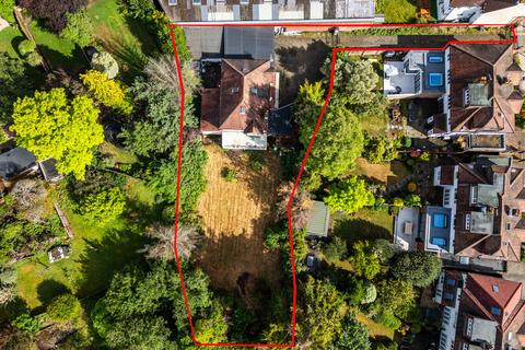 4 bed property, in Sutton Court Road, £1,850,000