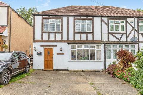 3 bed property, in Wilson Avenue, £400,000