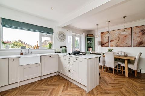 3 bed property, in Whitby Crescent, £410,000