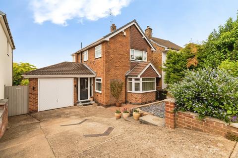 3 bed property, in Whitby Crescent, £415,000