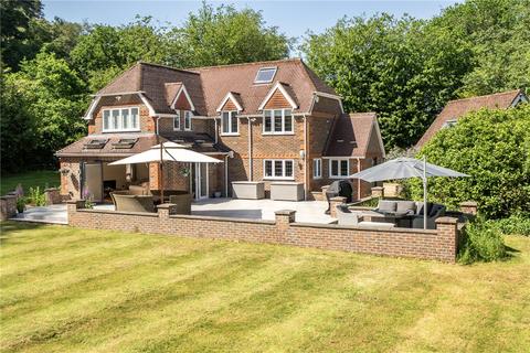 4 bed property, in Moor Park Way, £1,425,000