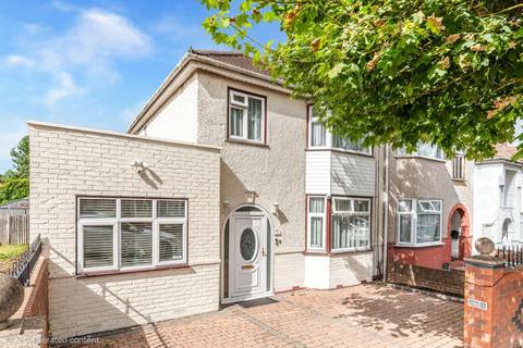 3 bed property, in Locarno Road, £650,000