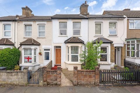 2 bed property, in Bynes Road, £375,000
