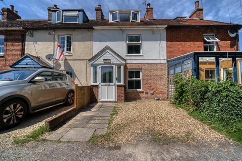 2 bed property, in Railway Terrace, £255,000