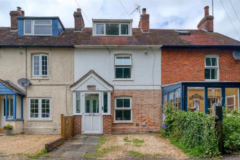 2 bed property, in Railway Terrace, £255,000