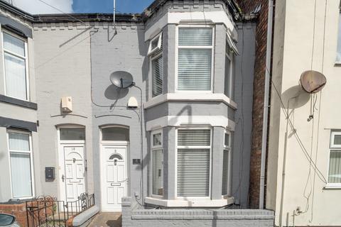 2 bed property, in Chelsea Road, £90,000