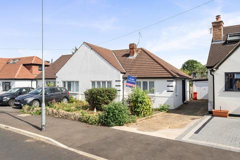 2 bed property, in The Vale, £500,000
