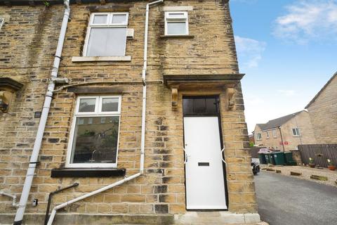 2 bed property, in Westgate, £110,000