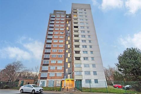 1 bed property, in Apartment 19 Willow Rise Roughwood Drive, £3,000