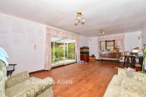 3 bed property, in Branksome Avenue, £450,000