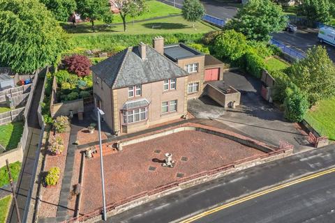 4 bed property, in Abbots Road, £349,995